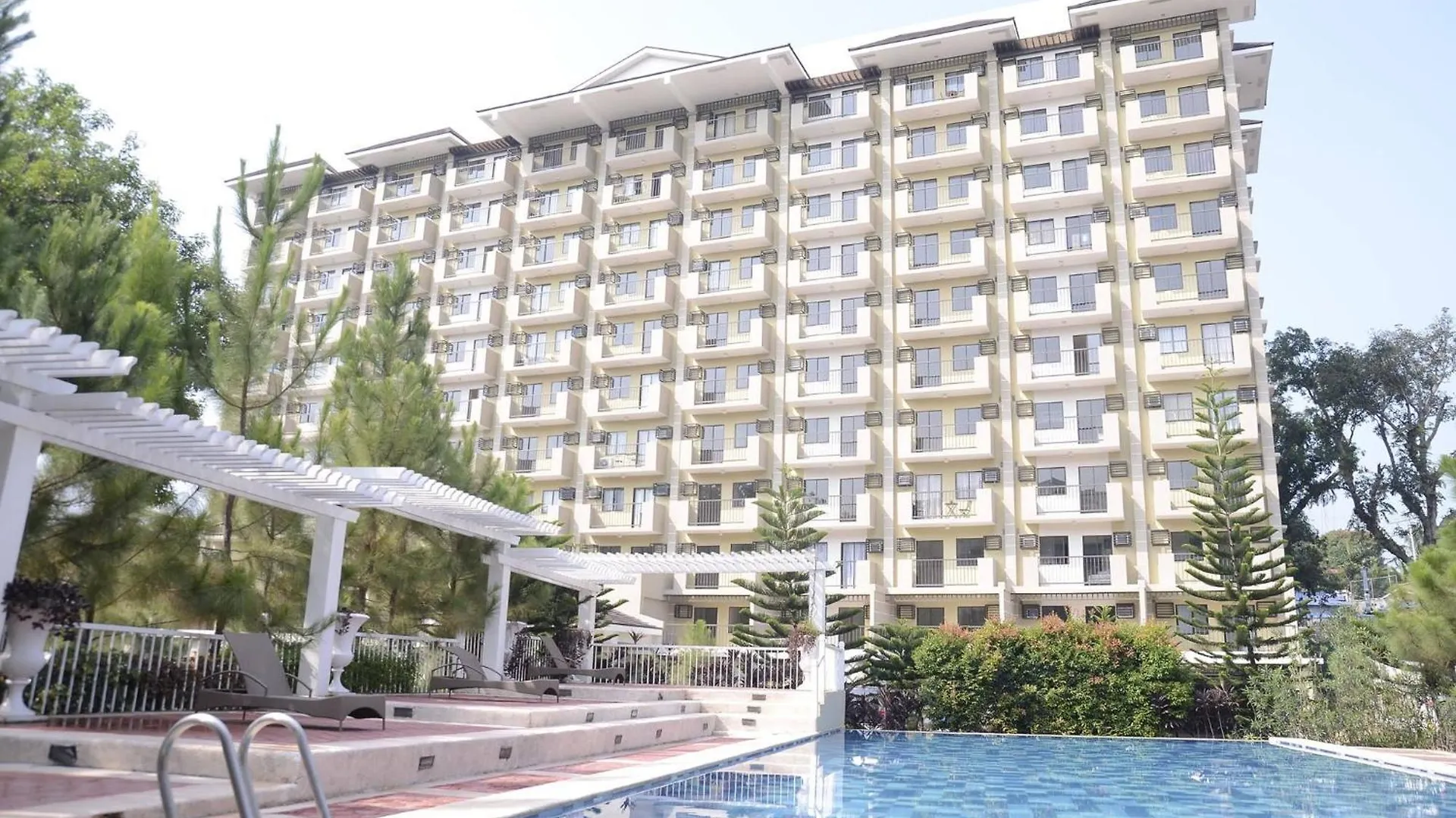 3Br Condo With Free Pool Access At Camella Northpoint Davao